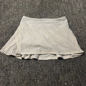 size 2 lululemon skirt